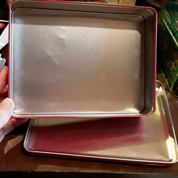 The Swiss Colony Christmas Tin Can. - Picture 4 of 4